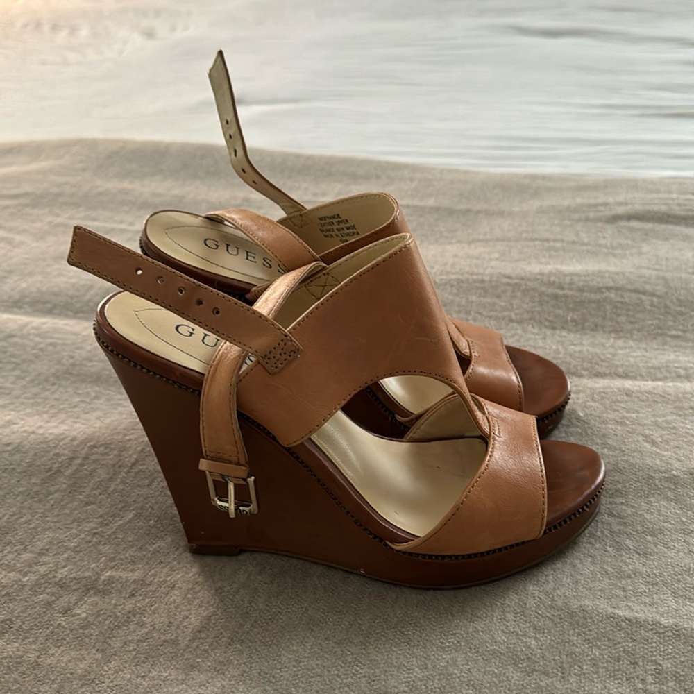 Guess sandal